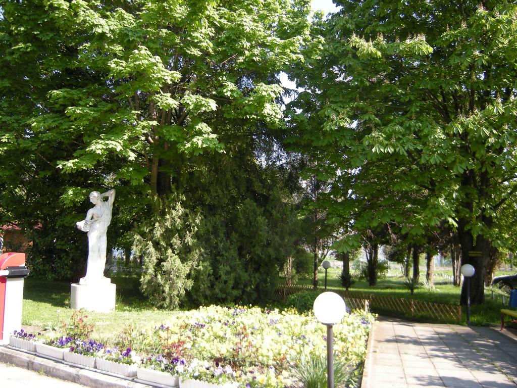 Park Hotel Persey Βάρνα Εξωτερικό φωτογραφία